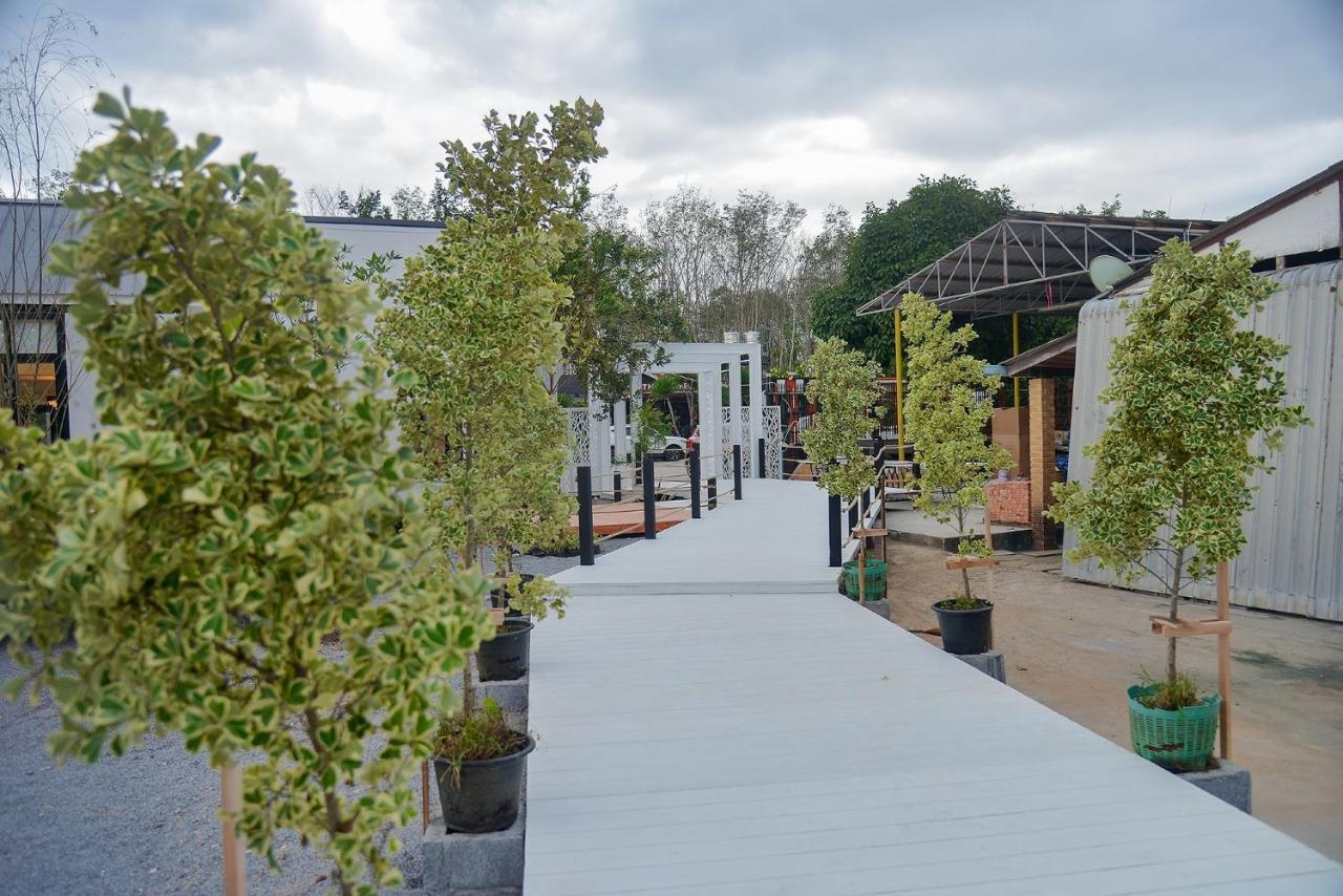 Jb Grand Resort Nakhon Szi Thammarat Kültér fotó