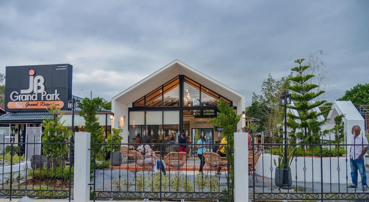 Jb Grand Resort Nakhon Szi Thammarat Kültér fotó