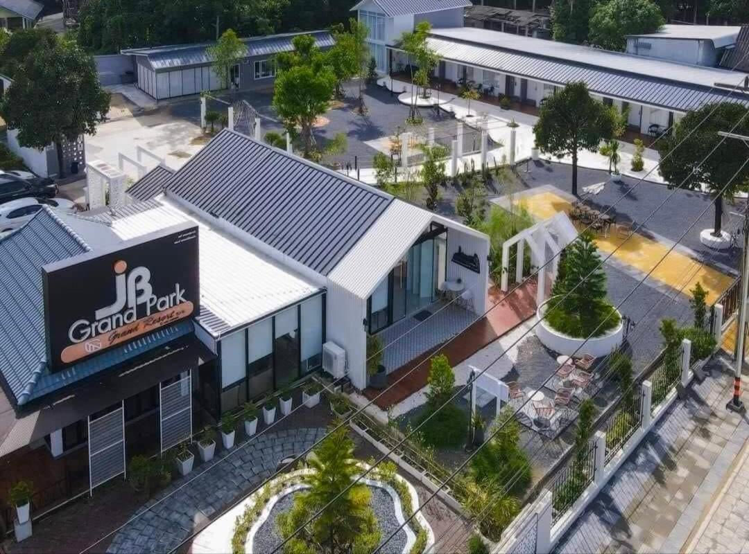 Jb Grand Resort Nakhon Szi Thammarat Kültér fotó